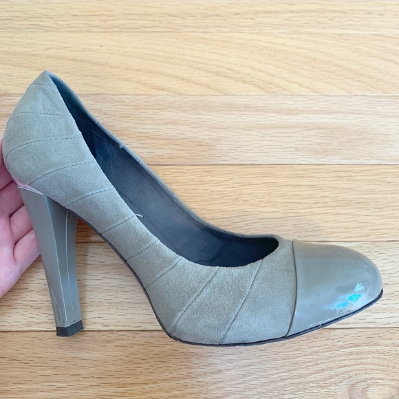 BCBG grey suede heels pumps - Picture 6 of 12